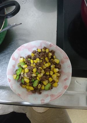 Hình của món Bò băm xào ngô đậu.