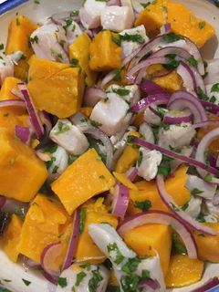 Una foto de Ceviche de Perca con Batata