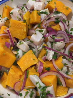 Una foto de Ceviche de Perca con Batata