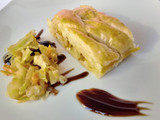 Hojaldre relleno de pollo y verduras