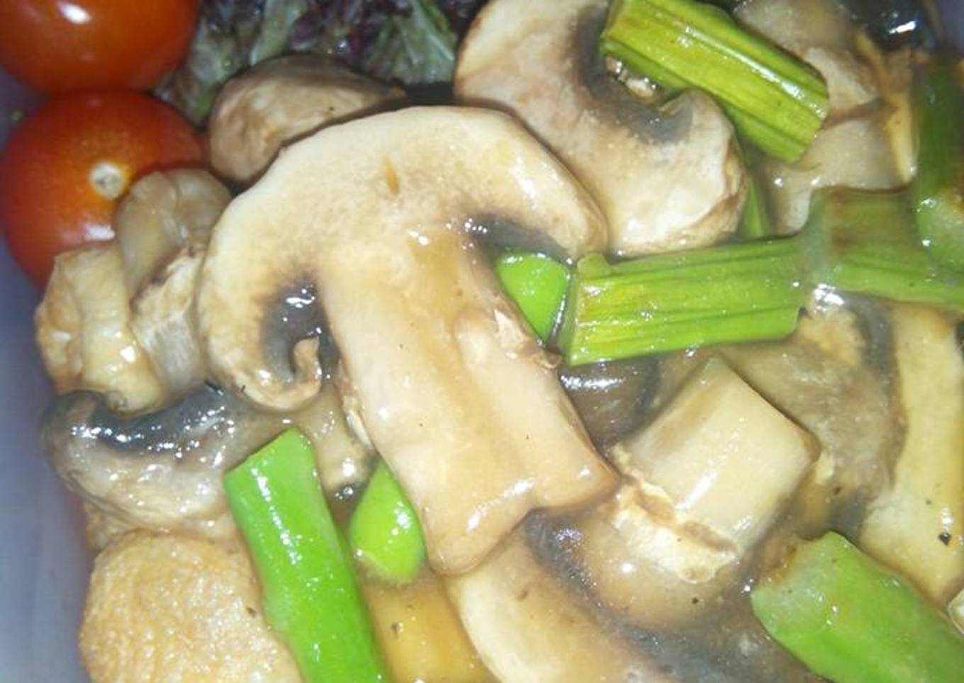 Fried Tofu with Asparagus and Mushroom Sauce