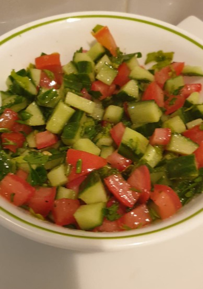 Una foto de Ensalada fresca de mediterránea