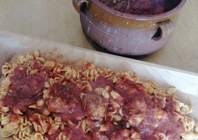 Orecchiette al ragù di cardoncelli