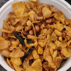 A picture of Kelloggs Cornflakes Chivda.