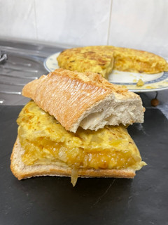 Foto principal de Bocadillo de tortilla de patata 🥔
