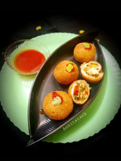 A picture of Bread Pizza bomb.