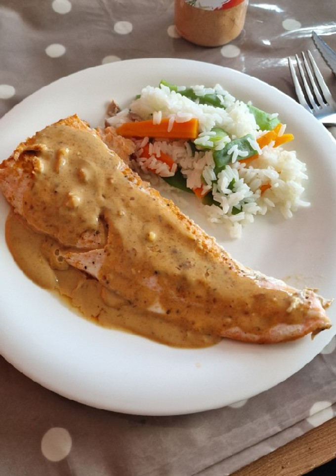 Una foto de Salmón a la crema Cookpad