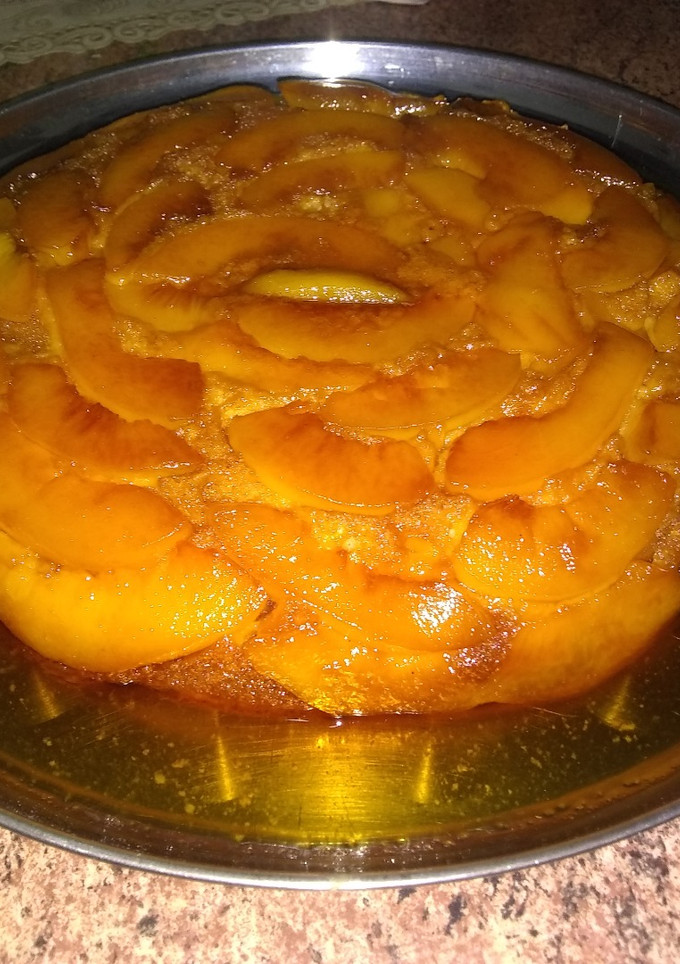 Una foto de Torta invertida de durazno 🍑