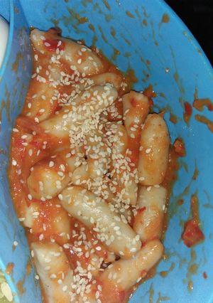 Foto resep Tteokbokki ala kadarnya / kue beras ala korea simple