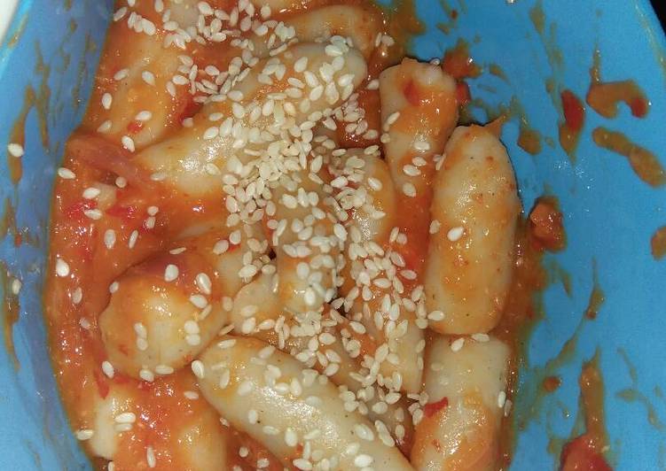 Tteokbokki ala kadarnya / kue beras ala korea simple