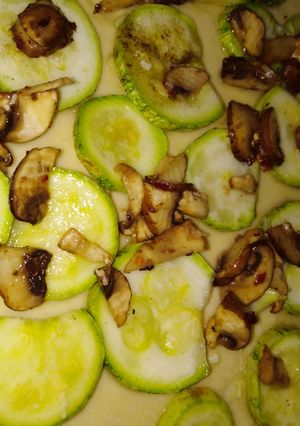 Una foto de Pan de pizza de zuchini y portobellos