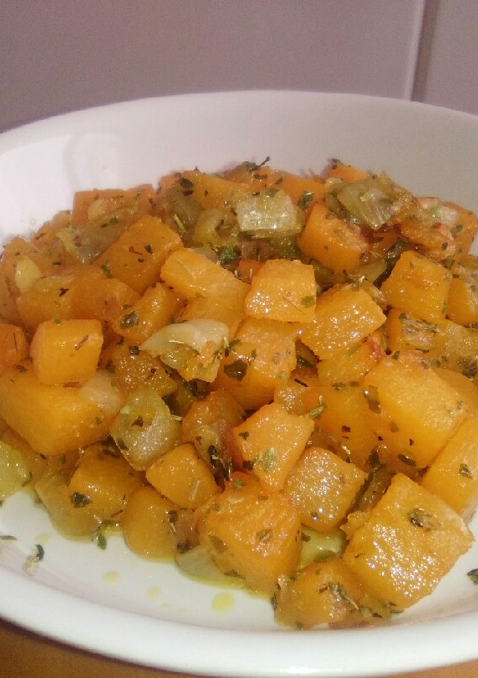 Una foto de Calabaza salteada al toque de orégano