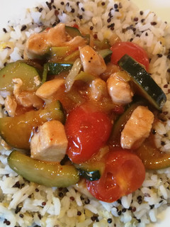 Édes-chilis-cukkinis csirke recept fotója