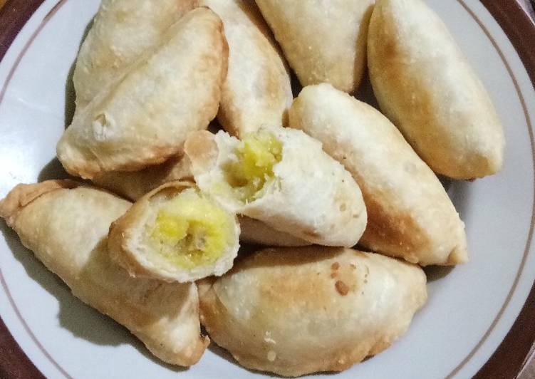 Resep Pastel manis isi pisang yang Lezat