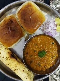 ભાજીપાવ (Bhaji Pav Recipe In Gujarati) રેસીપી મુખ્ય ફોટો