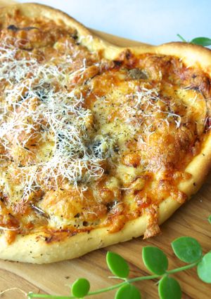 造型雙色義式薄脆披薩pizza 心型披薩 的食譜成品照片