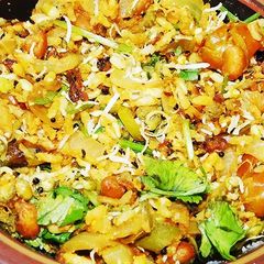 A picture of Mandaki upakaari –Masala Puffed rice.
