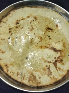 જુવાર નો રોટલો(Jowar Rotlo Recipe In Gujarati) રેસીપી મુખ્ય ફોટો