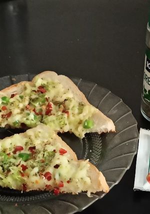 ગાલિૅક બ્રેડ (Garlic Bread Recipe in Gujarati) રેસીપી મુખ્ય ફોટો