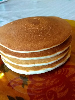 Una foto de Hotcakes de Limón fáciles, rápidos y deliciosos 🍋