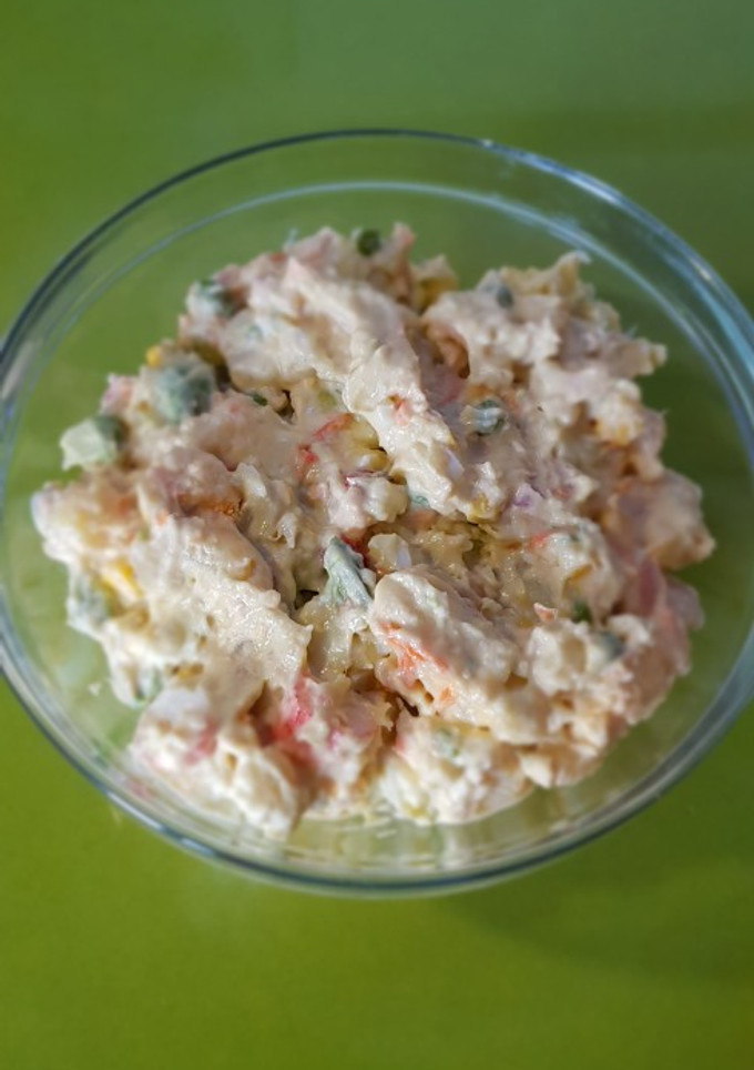 Una foto de Ensaladilla rusa multicolor