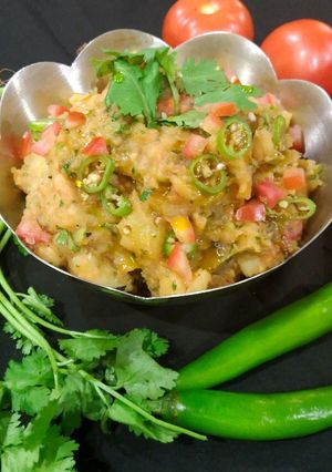 आलू और टमाटर का चोखा (aloo aur tamatar ka chokha recipe in Hindi) रेसिपी मुख्य फोटो