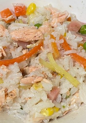 鮭魚炊飯 的食譜成品照片