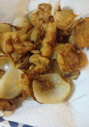 A picture of Gribenes /Fried Onions and Crispy Chicken Skins.