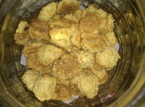 Una foto de Galletas de Quaker con pasas y nueces