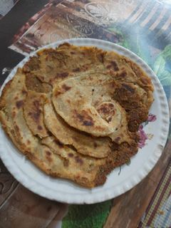લચ્છા પરાઠા (Lachcha Paratha Recipe In Gujarati) રેસીપી મુખ્ય ફોટો