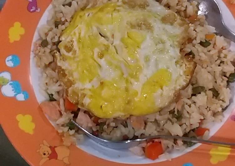 Resep Nasi goreng salmon.. Buat anak anak bunda, Bikin Ngiler