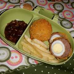รูปของ Telur balut daging saus strawberry (1y+)