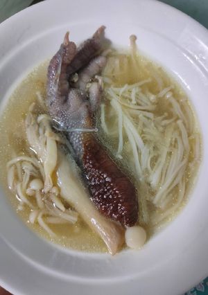 菇菇雞腳湯 的食譜成品照片