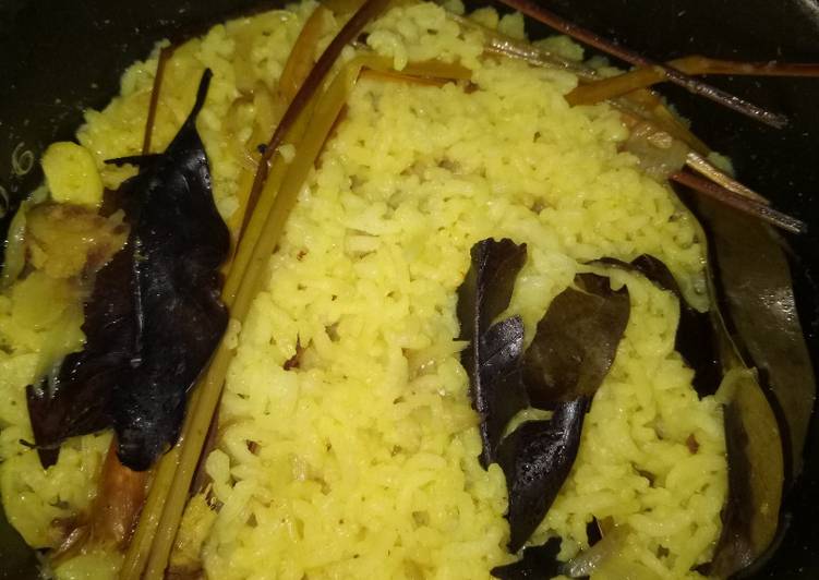 Nasi Kuning Instant MagicCom alaala MommySvaHomemade