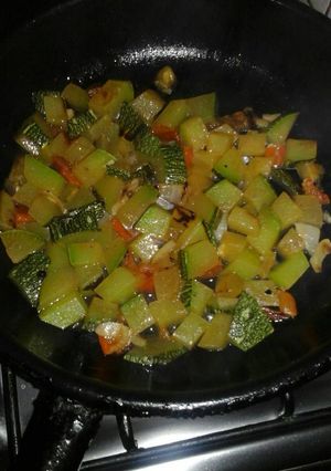 Una foto de Zuchini en cubos