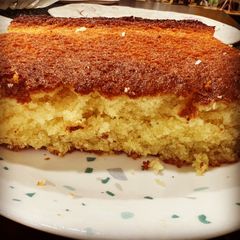 A picture of Lemon Pound Cake.