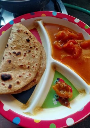 मूंगदाल का पराठा रेसिपी मुख्य फोटो
