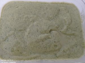 Une photo de Velouté de courgettes au chèvre/basilic