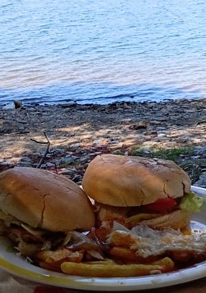 Una foto de Hamburguesas a lo Pobre