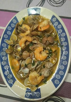 Una foto de Almejas con gambas