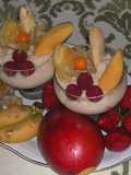 Arroz con leche y frutas tropicales