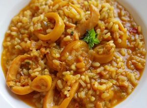 Foto principal de Arroz caldoso de calamares
