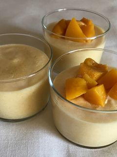 Una foto de Mousse de melocotón
