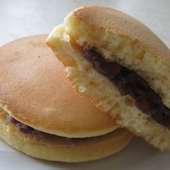 A picture of Dorayaki.