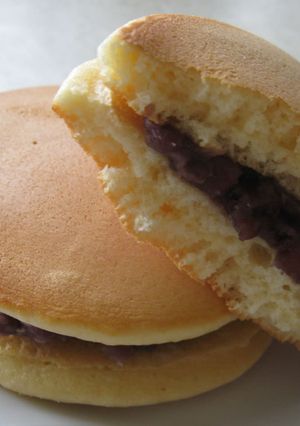 A picture of Dorayaki.