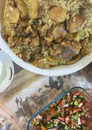 صورة لوصفة مقلوبة الدجاج بالخضار
