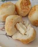 Buñuelos de Yuca Rellenos con Queso
