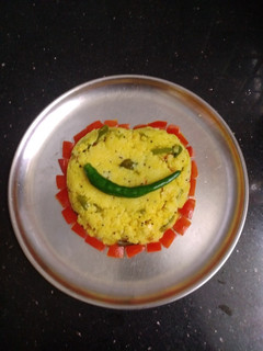 இதய வடிவில்,*ரவா கிச்சடி*(rava kichdi recipe in tamil) செய்முறை முக்கிய புகைப்படம்