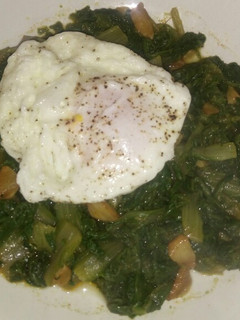 Una foto de Acelgas salteadas con huevo al micro