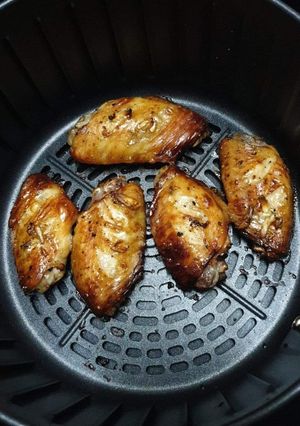รูปของ ปีกไก่ในหม้อทอดไร้น้ำมัน